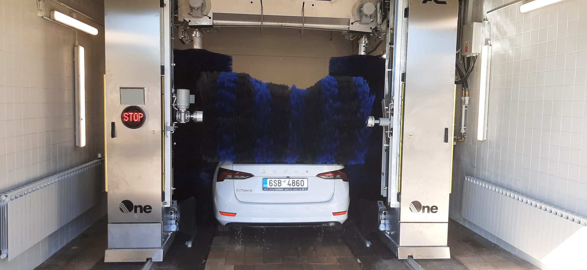 Portálová umývacia linka ONE.25 pre autocentrum BRNOCAR