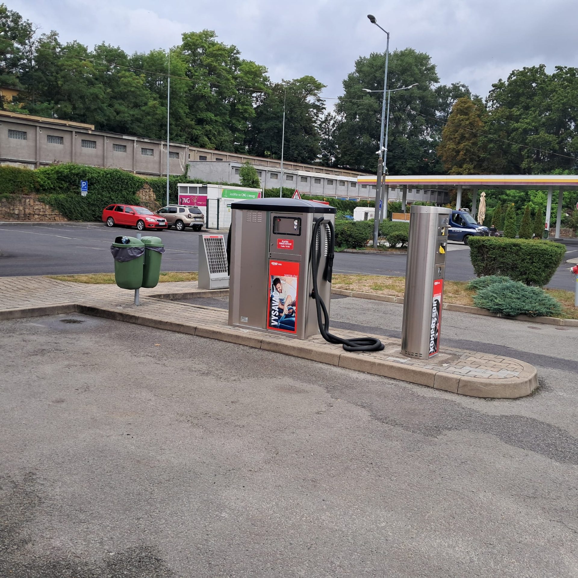 Samoobslužná čisticí zóna s vysavači